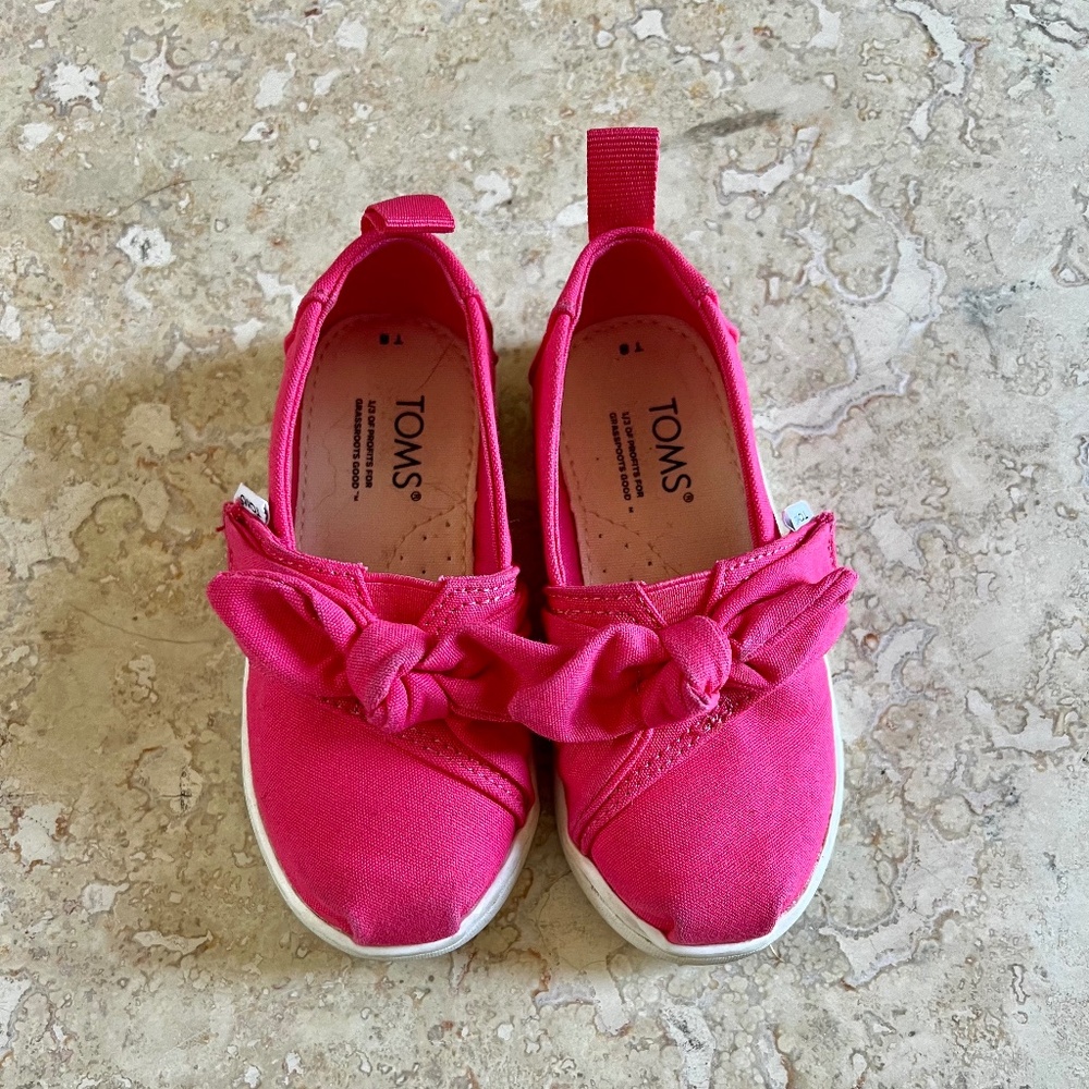 TOMS toddler girl bow pink flats size 8